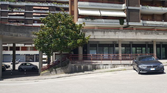 AFFITTASI LOCALE COMMERCIALE - Foto 3