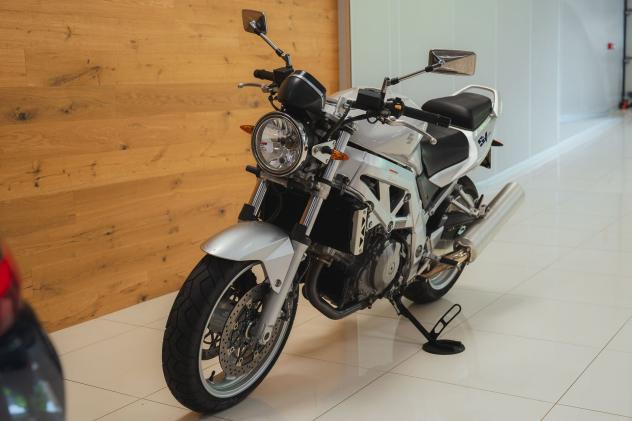 Suzuki SV 1000 SUZUKI SV1000