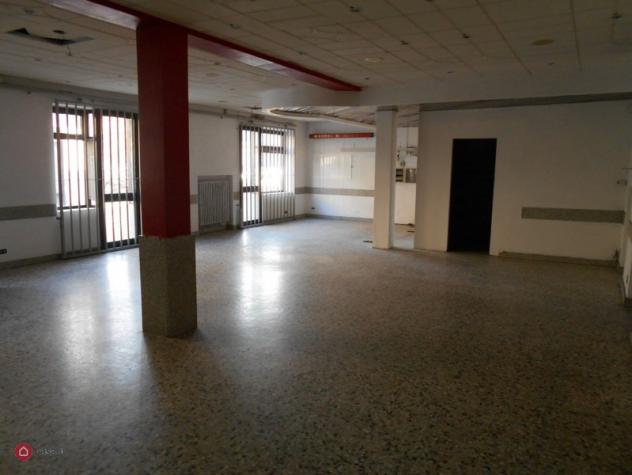 IMMOBILE COMMERCIALE di 3 vani e di 180 mq (CIGLIANO) rif. 035 - Foto 15