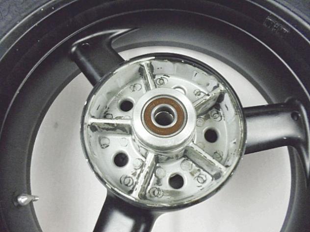 CERCHIO RUOTA POSTERIORE TRIUMPH SPRINT 955 RS 1999 - 2003 T2010345 REAR WHEEL CON DIFETTO - Foto 5
