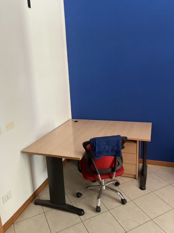 Desk operativo con Cassettiera