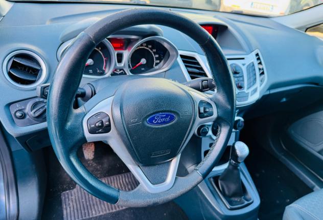 Ford Fiesta 1.4 TDCi 68CV 5 porte - Foto 10