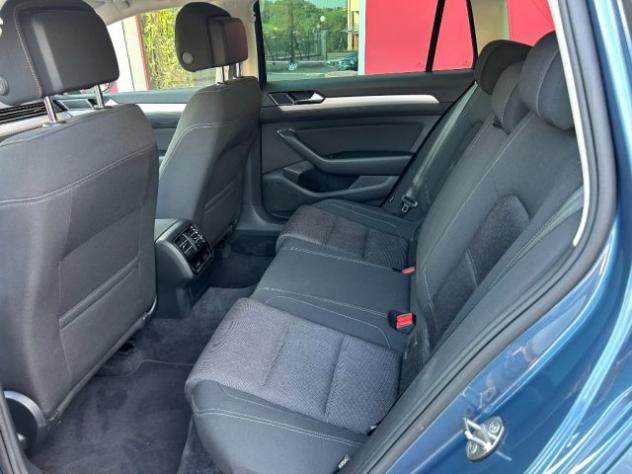 VOLKSWAGEN Passat Variant 2.0 TDI DSG ConfortLine BlueMotion Technology rif. 24037029 - Foto 6