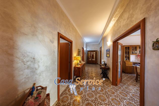 Ampia e luminosa abitazione con terrazzo panoramico - Foto 3