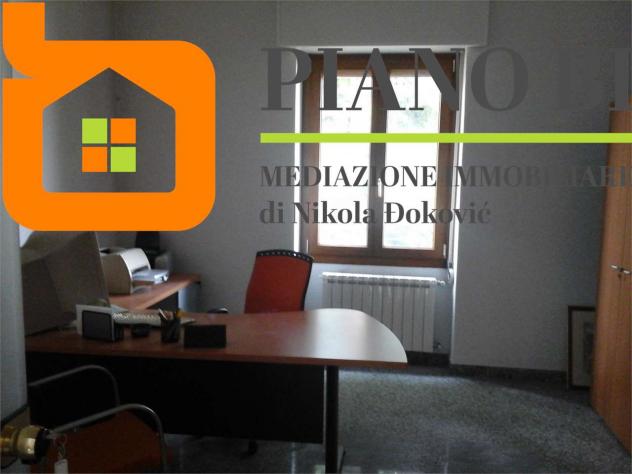 V000037 - AMPIO UFFICIO CON AREA ESTERNA - Foto 8
