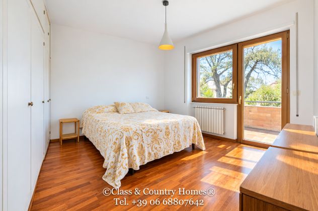 Appartamento in Villa Vigna Clara: Quattro Camere da Letto - Foto 6