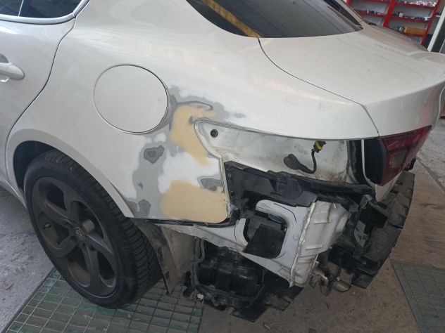 Acquistiamo auto grandinate e incidentate - Foto 5