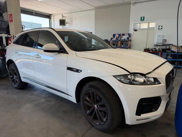 Jaguar F-Pace 2.0 D 180 CV AWD Portfolio MOTORE FUSO