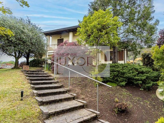 Villa per 2 nuclei famigliari a Casatenovo - Foto 8