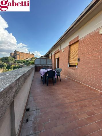 Rif. S2691 - Siena centro – Porta Ovile - Ampia terrazza panoramica abitabile - Foto 2