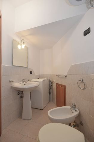 Bivano Elegante Arredato con mobili nuovi Accessoriato - Foto 9