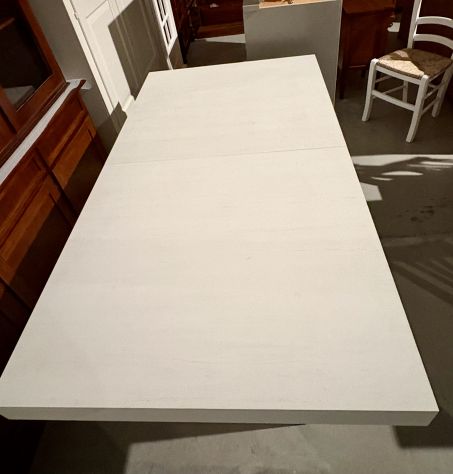 NUOVO TAVOLO Cm. 160x90 all. Cm. 410x90 LEGNO NOBILITATO FIN. BIANCO CONSUMATO - Foto 3