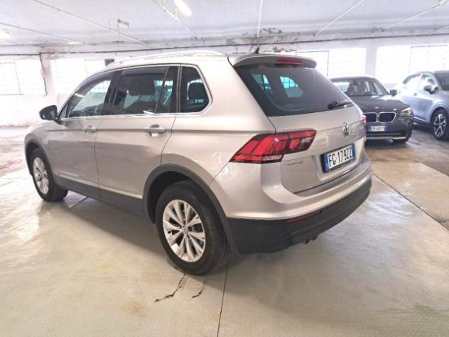 VOLKSWAGEN Tiguan 2.0 TDI DSG 4MOTION Executive BlueMotion Technolog rif. 23888000 - Foto 3