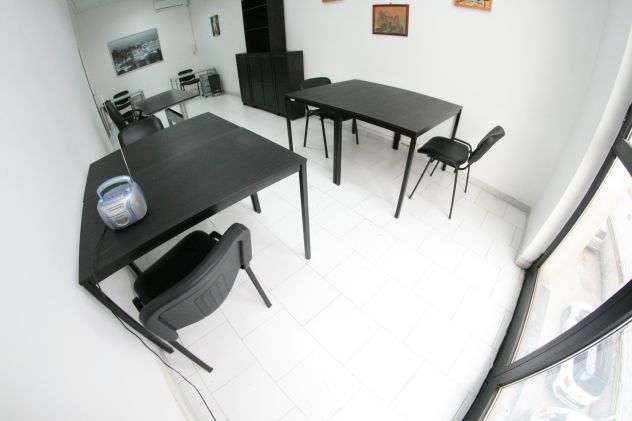 Locale arredato con parcheggio euro 299 mese - Foto 5
