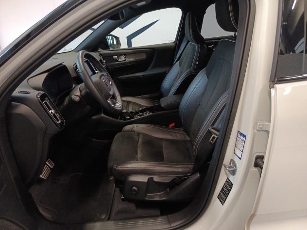 Volvo XC40 Recharge T5 Plug-in Hybrid Recharge Plus Dark auto - Foto 8
