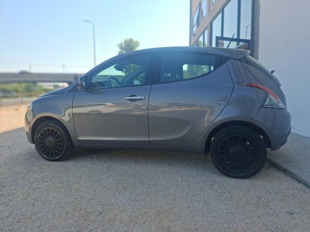 Lancia Ypsilon 1.0, 5 porte Hybrid - Foto 3