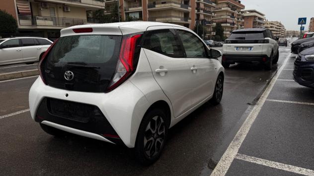 Toyota Aygo Connect 1.0 VVT-i 72 CV 5 porte x-play LED KAMERA PDC BLUETOOTH NAVI - Foto 6