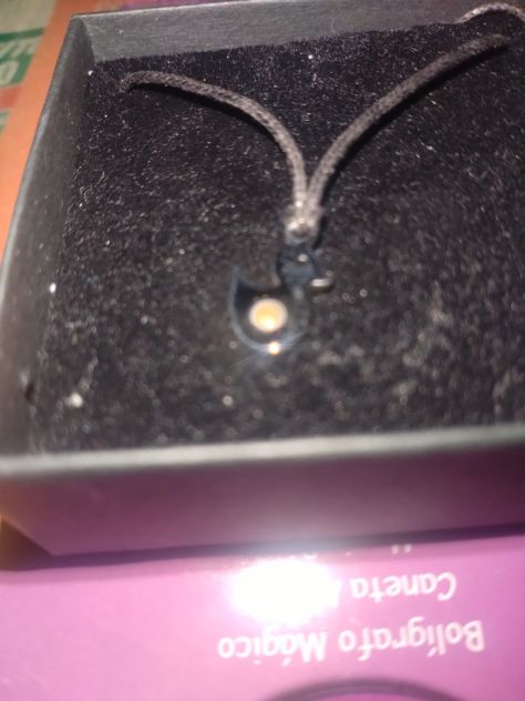 collana in caucciù con ciondolo - Foto 2