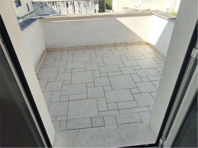 600 compreso spese - BILOCALE CON TERRAZZO A LIVELLO - Foto 9
