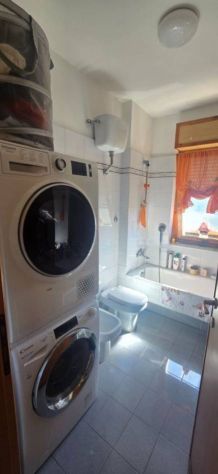 POMEZIA TRILOCALE ARREDATO CON TERRAZZO E BOX AUTO - Foto 7