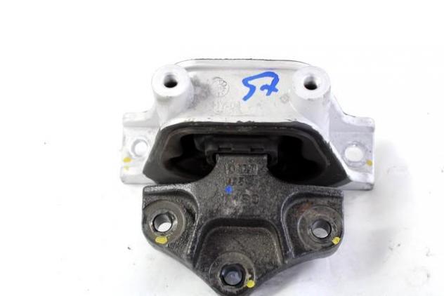 1162074S00000 SUPPORTO CAMBIO SUZUKI VITARA 1.4 I 4X4 95KW 6M 5P (2021) RICAMBIO USATO