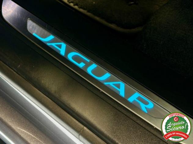 JAGUAR F-Pace 2.0D 204CV AWD aut. R-Dynamic Black *TETTO* rif. 23778905 - Foto 9