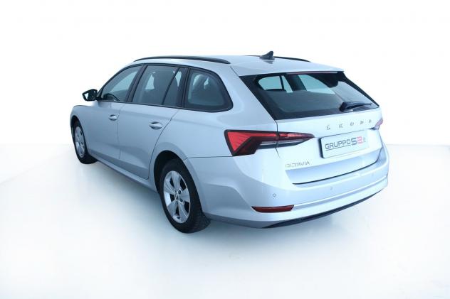 Škoda Octavia 2.0 TDI EVO EXECUTIVE DSG Full Led/ Parking Distance /Adaptive Cruise Control - Foto 6