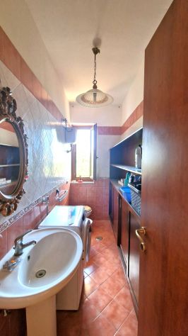APPARTAMENTO AMPIA METRATURA CON POSSIBILITA' DI GARAGE E DI TERRENO ESCLUSIVI - - Foto 7