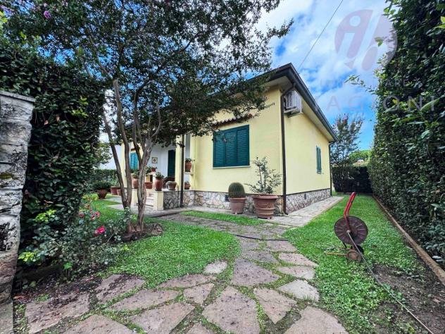 Viareggina in vendita a Tonfano - Pietrasanta 120 mq Rif: 1322774