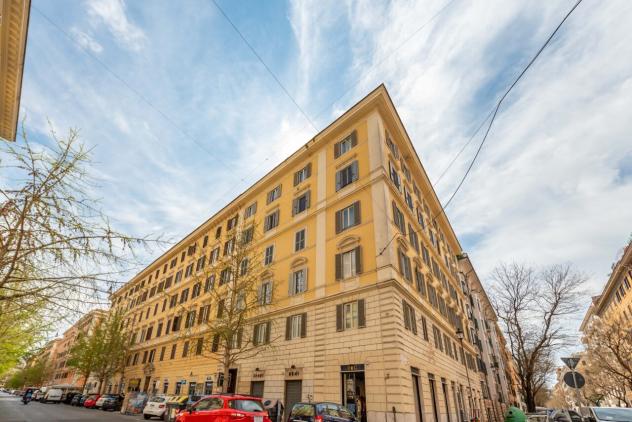 Pentalocale in vendita a Roma