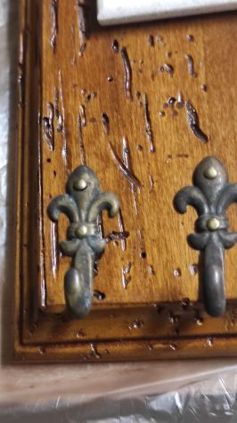 Portachiavi da parete in legno vecchio e marmo - Foto 3