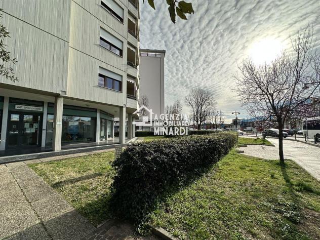 LUGO – ZONA STAZIONE | AMPIO IMMOBILE COMMERCIALE A REDDITO - Foto 13