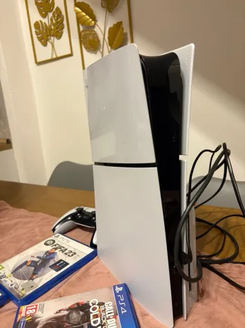Sony PS5 Digital Edition Console - Bianco + 4 Giochi - Foto 2