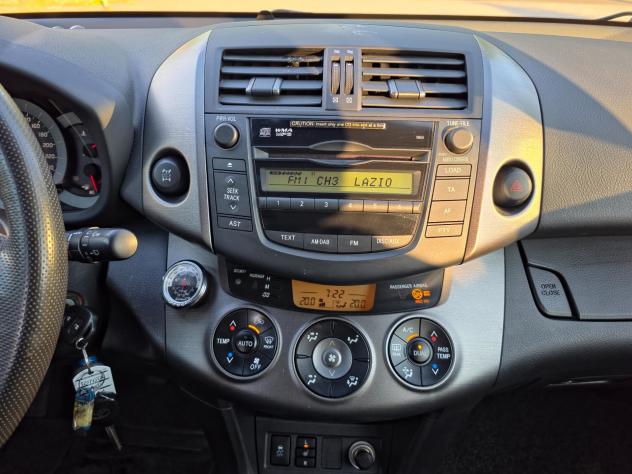 Toyota RAV 4 RAV4 2.2 D-4D 150 CV DPF Exclusive E5 Manuale 2010 4x4 - Foto 10