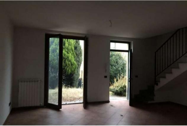 190/2025 U VA - Villetta a schiera a Mercallo - Foto 9