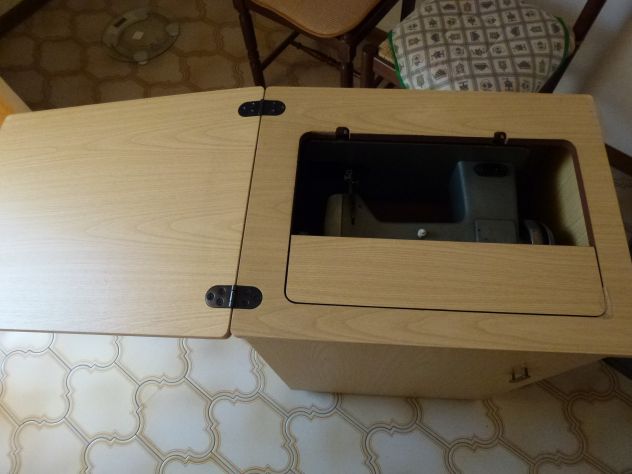 GULLMANN, macchina da cucire, perfetta ed inutilizzata completa mobile in legno - Foto 7