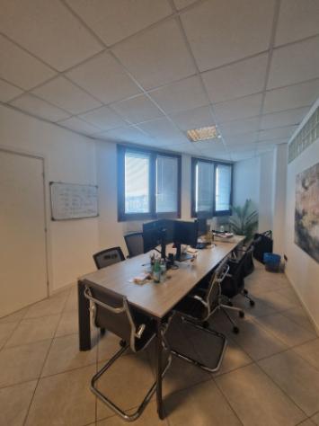 Immobile di 200 m² in affitto a Saronno - Foto 4