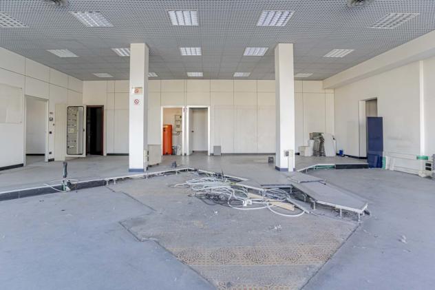 Oltre 3 vetrine in affitto a Sassuolo - Foto 3