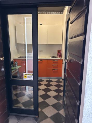 Un locale è mezzo in centro storico a Mantova - Foto 2
