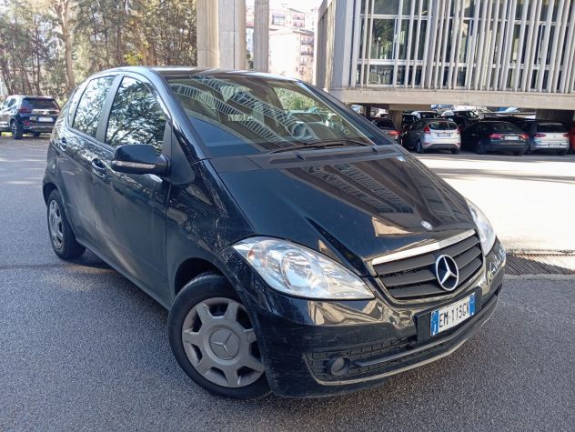 vendesi CLASSE A 2012 CAMBIO AUTOMATICO