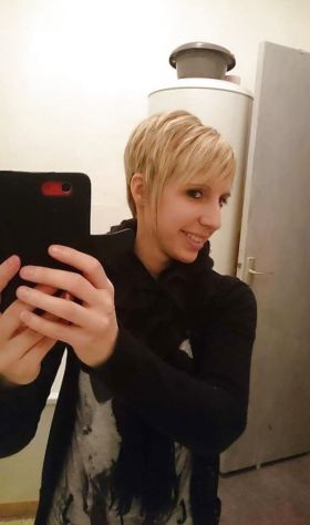 Donna di 40 anni disponibile per servizi, colf, assistenza