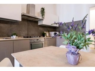 Piazza Carlo Caneva 4 - 3 Bedroom apartment