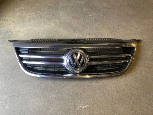 Mascherina griglia anteriore Volkswagen Tiguan del 2010 (5N0853651)