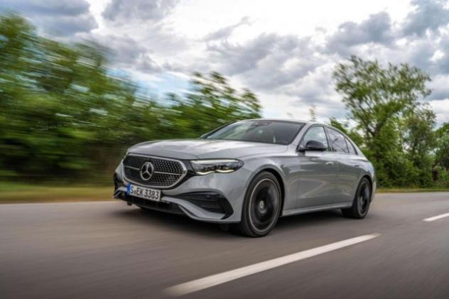 MERCEDES-BENZ E 300 e hybrid EQ 4Matic AMG Line Advanced rif. 23255671 - Foto 2
