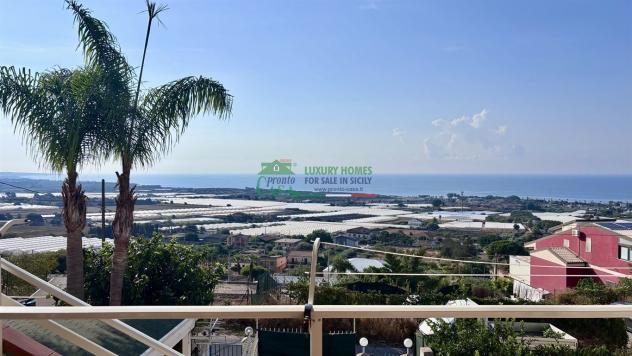Rif. 2483 - Appartamento con ingresso indipendente, vista mare e veranda
