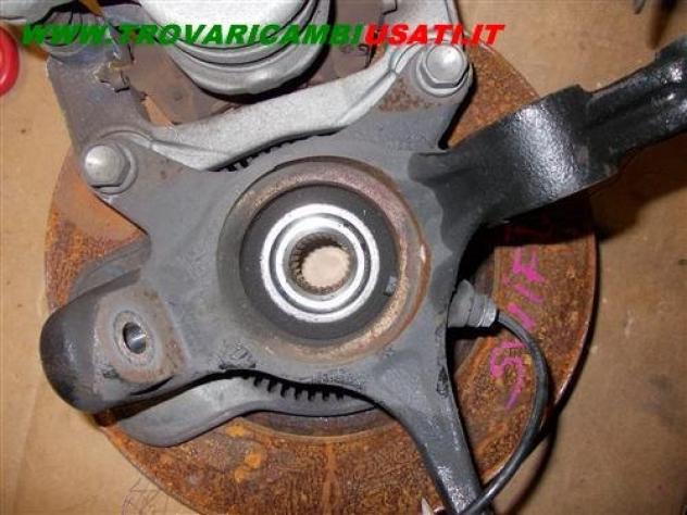 MONTANTE SOSP. ANT. D. 1.2 BZ ABS SUZUKI SWIFT (AZ/NZ)  Meccanica  Assale  Telaio  Fusello ruota ant. dx. SUZUKI - SWIFT - 01-10-2010 - 01-04-2017