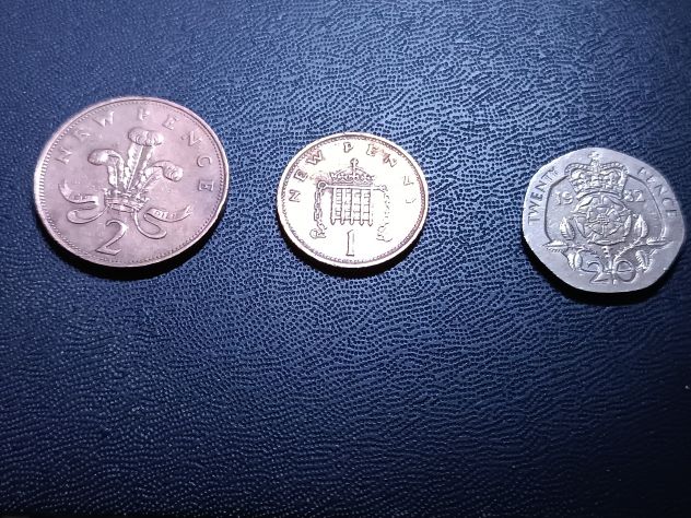 TRE MONETE INGLESI DEL 1971 E DEL 1982 - Foto 2