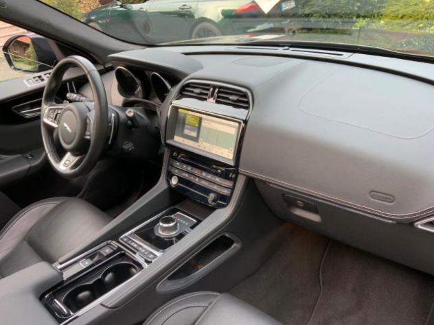 JAGUAR F-Pace 2.0 250 CV AWD R-Sport rif. 22495682 - Foto 10