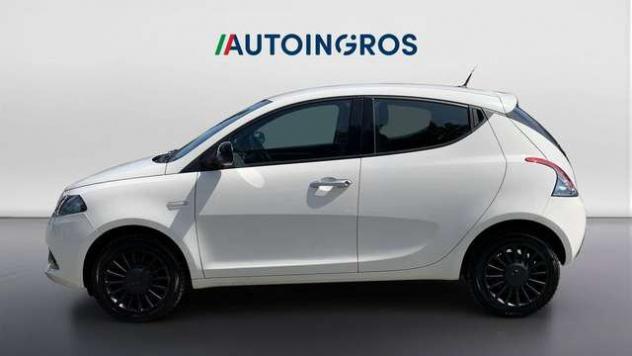 Lancia Ypsilon 1.0 firefly hybrid Silver s&s 70cv - Foto 2