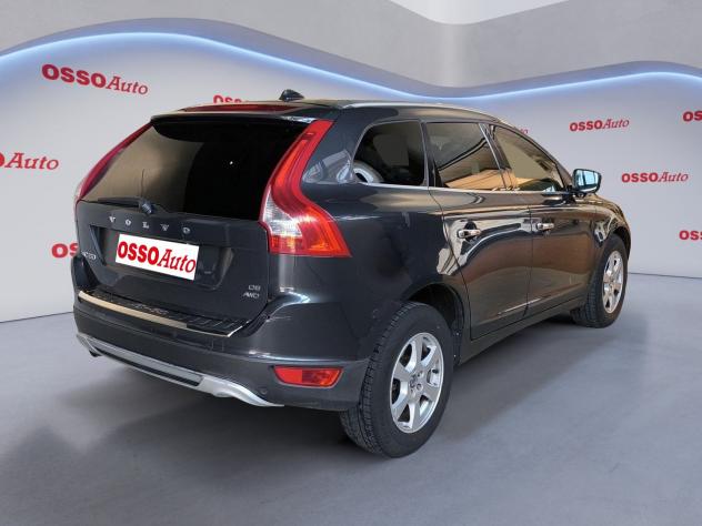 Volvo XC60 2.4 D5 185 HP MOMENTUM 4WD AT PER COMMERCIANTI - Foto 3